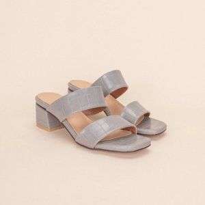 THE KELSEY GREY DOUBLE BAND ALLIGATOR SANDAL